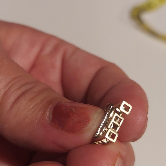 ❤FINALPRICE❤️E,initial yellow gold 10K SR marked - Picture 11 of 14